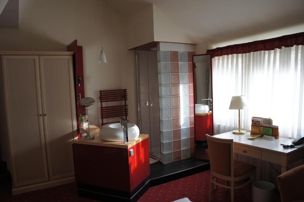 Hotel Am Schloss *** Superior Tuebingen Room photo